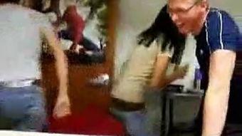 俩女一杯在线观看,揭秘神秘饮品背后的情感纠葛 第1张 俩女一杯在线观看,揭秘神秘饮品背后的情感纠葛 第1张